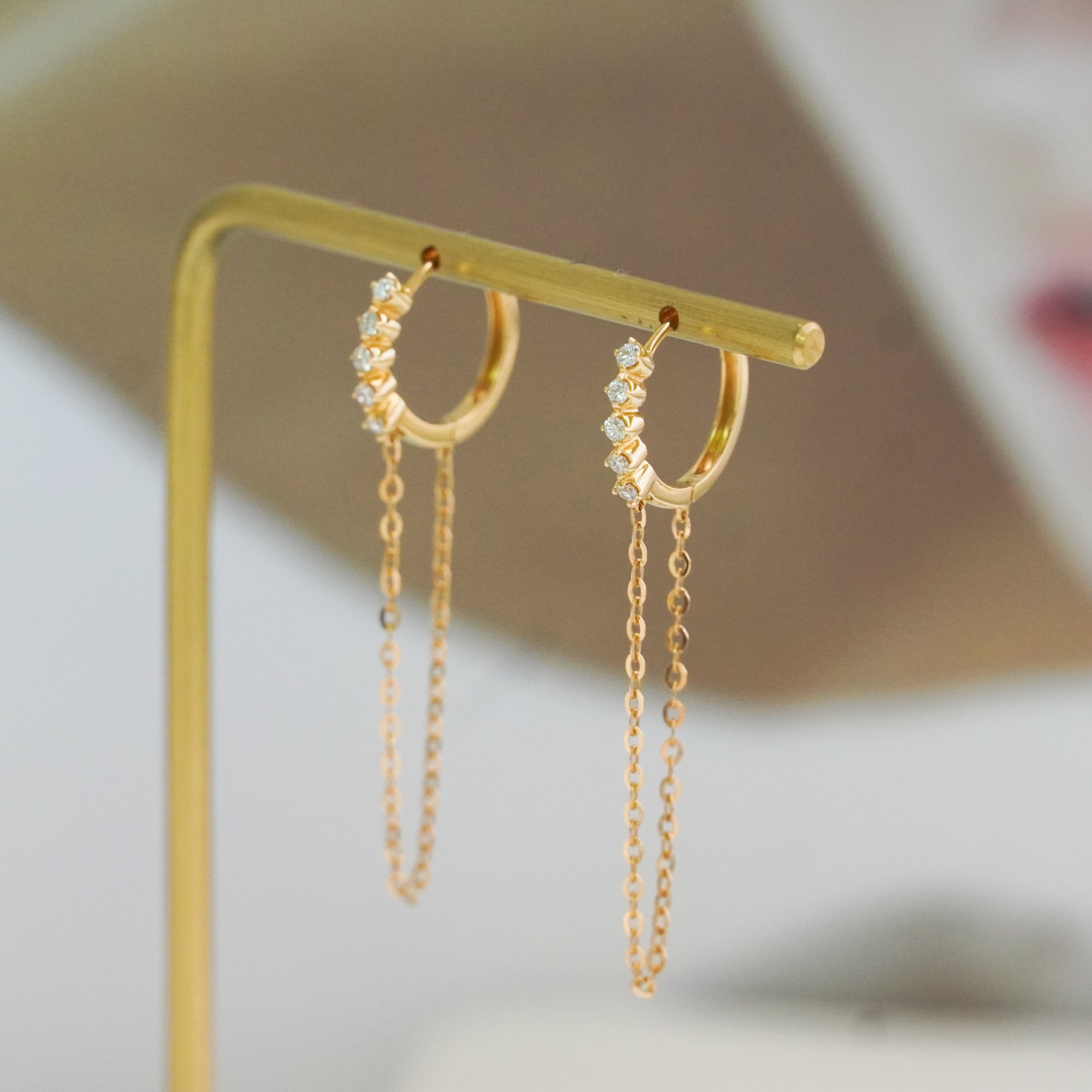 垂吊半圈鑽石耳環 Half-Paved Diamond Dangle Earrings